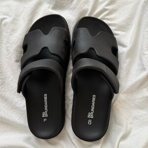 no boundaries black sandals